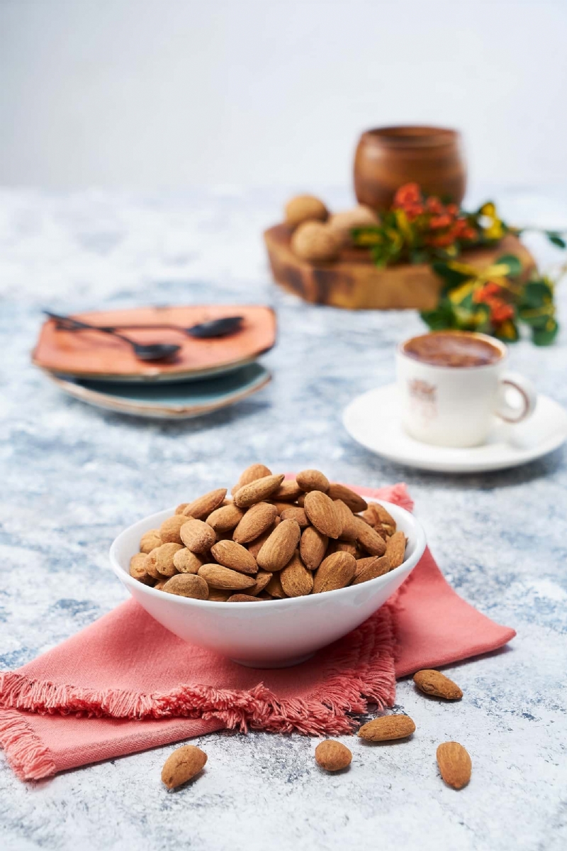 The Most Popular Nuts Types: What is Raw Almond, How Is It Grown?